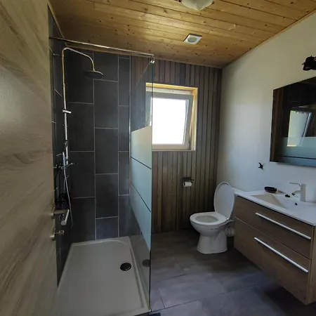 Retreat With Jacuzzi Near The Dams Apartment